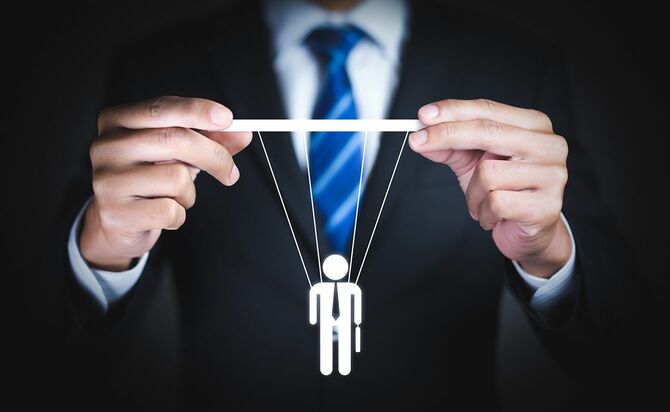 人形の実業家、マリオネット