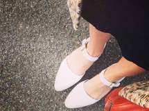 大人の女はカジュアル靴でもエレガントにクラスアップ！　─書籍『フラットシューズ宣言』【3】