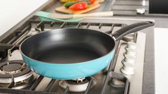 ｢フッ素樹脂加工のフライパンは人体に有害｣は本当なのか…鍋を熱して有毒ガスが発生する危険温度