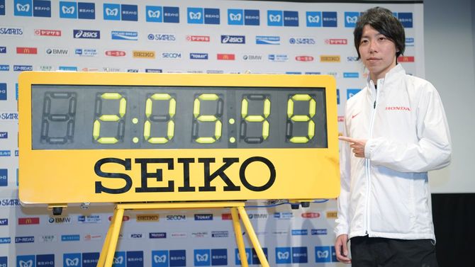 東京マラソンの記者会見で、男子マラソンの日本記録更新に向けて意気込む設楽悠太（ホンダ）＝2020年1月28日、東京都港区