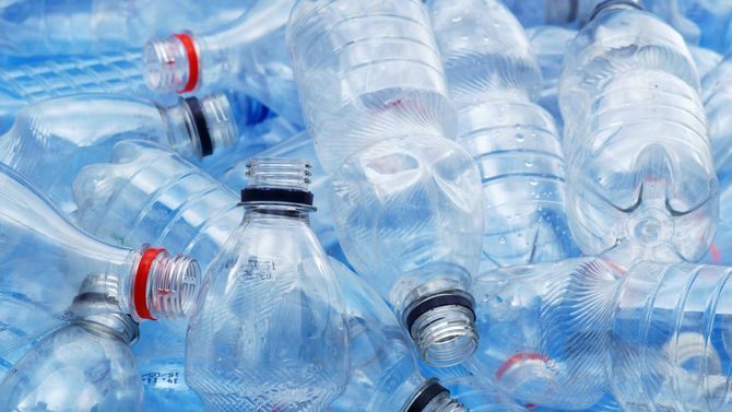 使用済みペットボトル