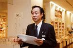 各フロアには著者や分類別ではなくテーマで本を揃えた「独創コーナー」が設けられている。