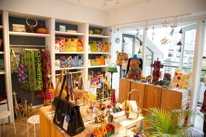 2019年共同代表の母と都心で直営店をオープンした。