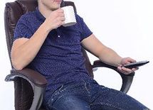 「休日時間」の過ごし方は年収と関係するか