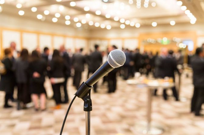 「大臣在任中にパーティーをしない」かつては守られていた