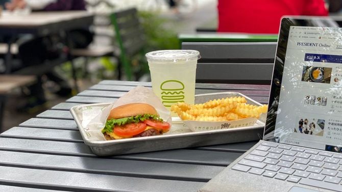 SHAKE SHACK 外苑いちょう並木店