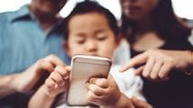 ｢スマホ育児｣で育った子は将来どうなるのか…非行や不登校に共通する｢国語力崩壊｣という恐ろしい大問題