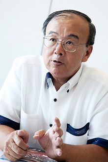 <strong>沖縄県商工労働部長 平良敏昭</strong>●1952年、沖縄県生まれ。琉球大学法文学部卒業後、77年沖縄県に入庁、行政管理室勤務。2002年商工労働部企業立地推進課長、06年観光商工部産業政策課長、08年企画部科学技術統括監、09年企画部企画調整統括監等を経て、11年より現職。