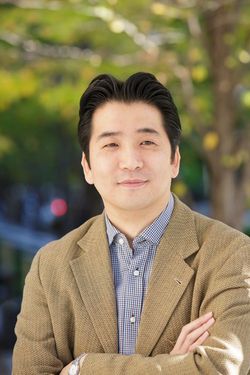 法政大学経済学部の小黒一正教授