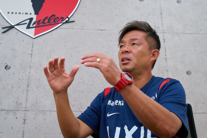 「まずはチームより個」という鬼木監督。