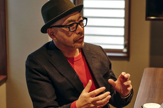 インフォバーン共同創業者・代表取締役CVOの小林弘人氏