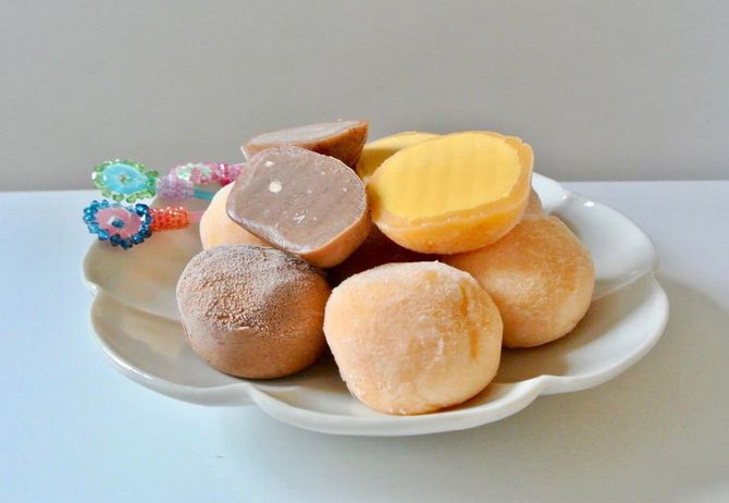 Little Moonsのアルフォンソ・マンゴー味とチョコ＆ヘーゼルナッツ味。