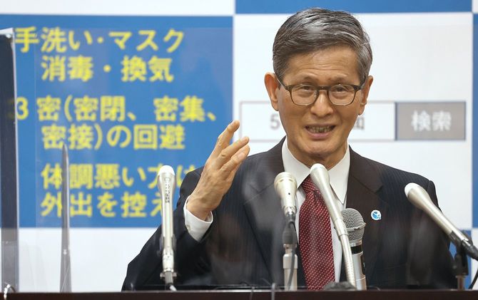 新型コロナウイルス感染症対策分科会を終え、記者会見する尾身茂会長