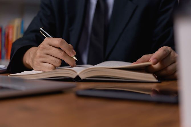 本に書き込む人