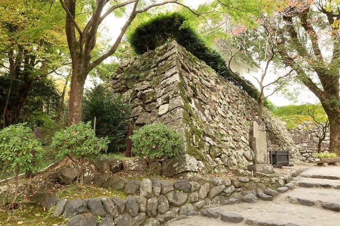 本丸の南側にそびえる鉄砲櫓