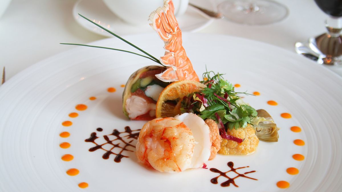 なぜ高級フレンチのメニュー名は異様に長いか ｢オマール海老の