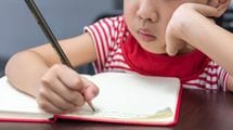 ｢夏休みのドリルと日記｣は全然子供のためにならない…"学校の当たり前"を児童に平気で押し付ける無神経