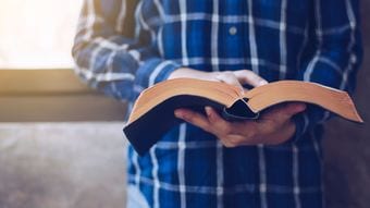 菅義偉｢読売の"人生案内"を欠かさず読む理由｣