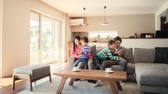 年収700万30代夫婦｢子2人を私立に入れる方法｣
