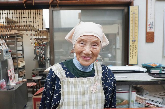 盛華堂の“看板娘”牧敏子さん