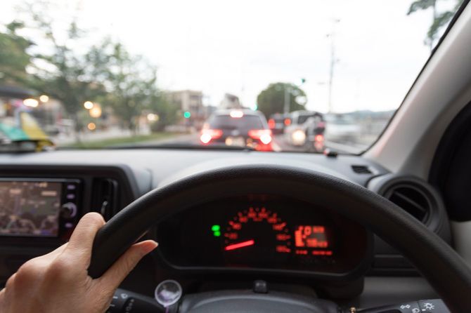 車の運転席からの眺め