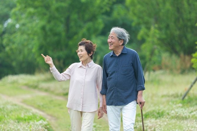公園を歩いていたら老夫婦