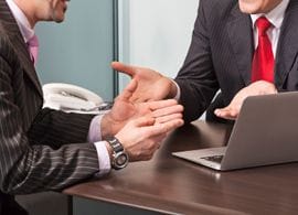 スズキ 鈴木修会長兼社長：30分の会見で3回は記者を沸かせる「オサム節」