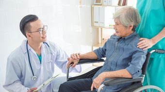 座る時間が長い人ほど認知症になりやすい訳