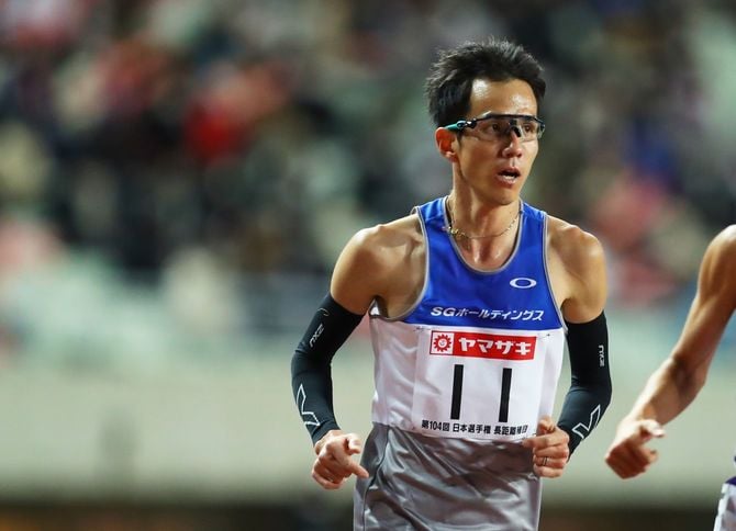 2020年12月4日、第104回日本陸上競技選手権大会・男子10000mに出場した佐藤悠基選手（大阪・ヤンマースタジアム長居にて）
