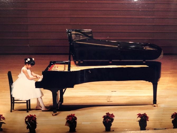小学生時代/ピアノの発表会にて