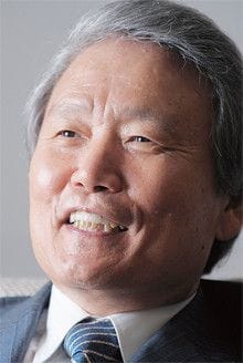 <strong>榊原定征</strong>●さかきばら・さだゆき 1943年、神奈川県生まれ。67年、名古屋大学大学院工学研究科応用化学専攻修士課程修了、東洋レーヨン(現東レ)入社。94年経営企画室長、96年取締役、99年専務、2001年副社長、02年社長。10年より現職。