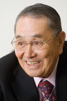 人件費や設備投資ではなく、非合理な慣習を見直すべし<br><strong>オーケー社長 飯田 勧</strong>●1928年生まれ。海軍兵学校卒。起業家兄弟として名高い飯田五兄弟の三男。67年にオーケーを設立。