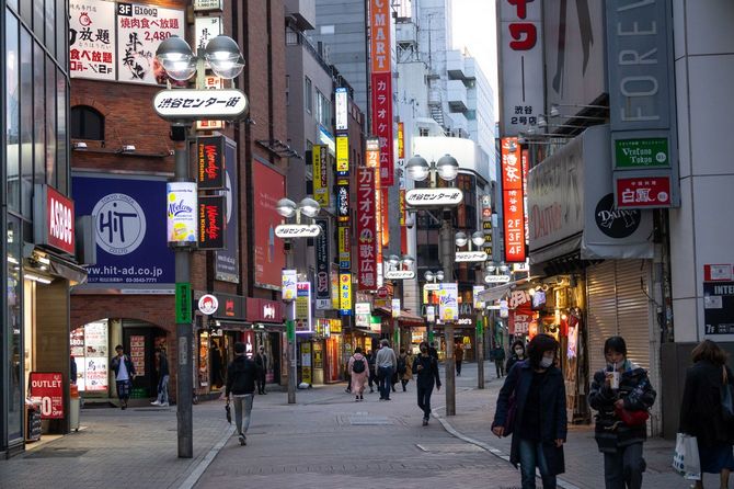 2020年4月28日、緊急事態宣言で人通りの減った渋谷センター街