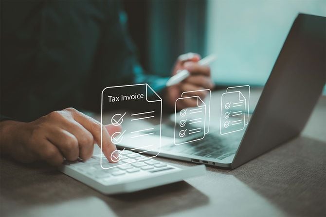 税金の計算をする人