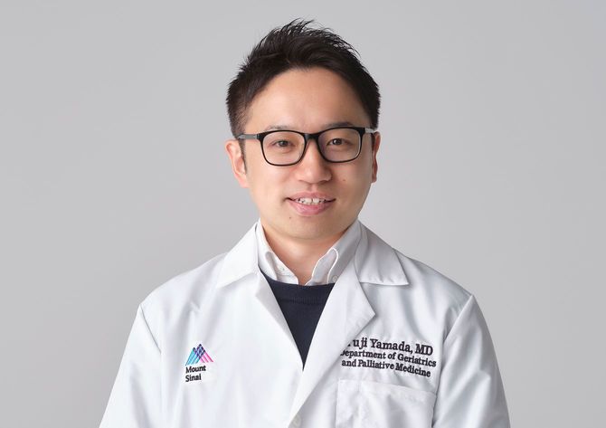 米マウントサイナイ医科大学病院（米ニューヨーク州）で老年医学・緩和医療科で診療にあたる山田悠史医師。