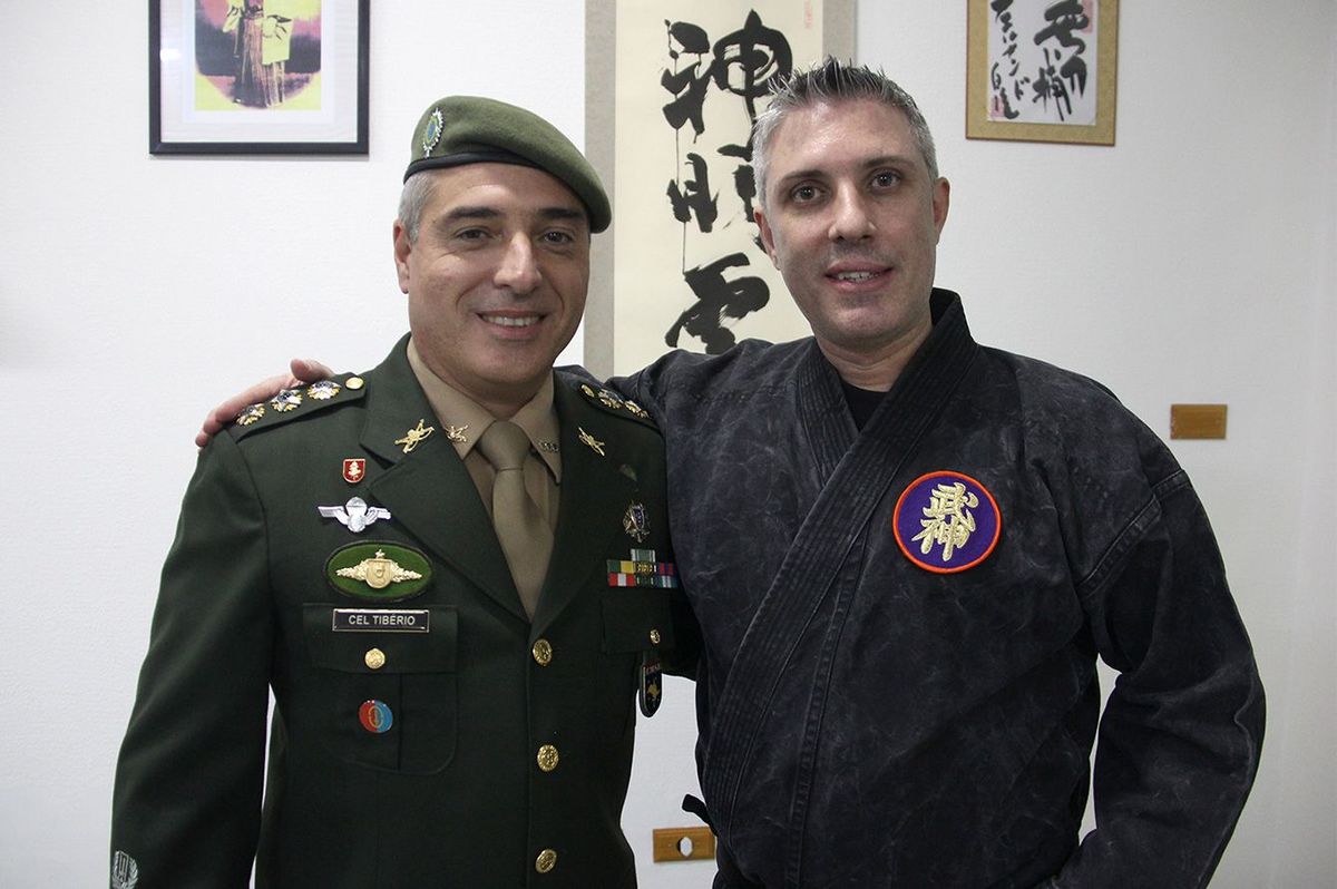 フェルナンド師範の道場にも忍術を学ぶブラジル陸軍大佐がいる。