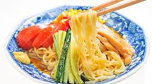 ｢熱々麺の冷やし中華｣｢タンスに尿取りパッドの塊｣…それでも50代娘が嫌いだった認知症母を愛し抜いたワケ