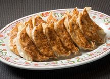 王将が「店で餃子を包む」のをやめたワケ