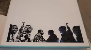 こうづ氏の作品「少年兵」 写真=筆者提供