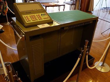 電卓 3月20日は電卓の日］関数電卓、ポケコンから計算サイトへ。一番人気の