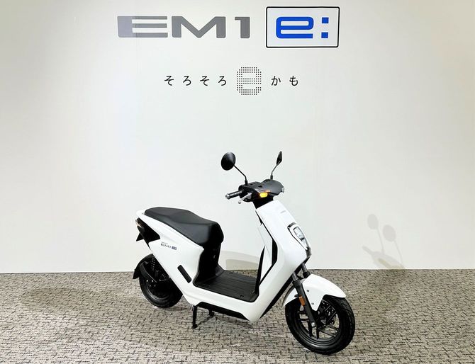 「EM1 e:」（原付1種クラス）
