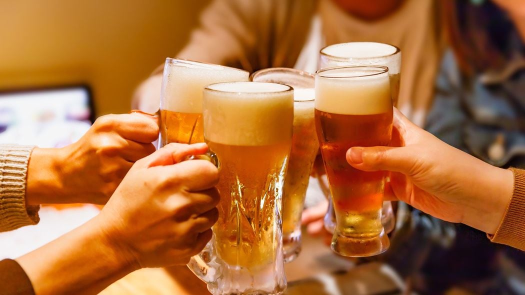 これができないと孤立した老後が待ち受ける…"同窓会に行かない人"は人生大損しているといえるワケ