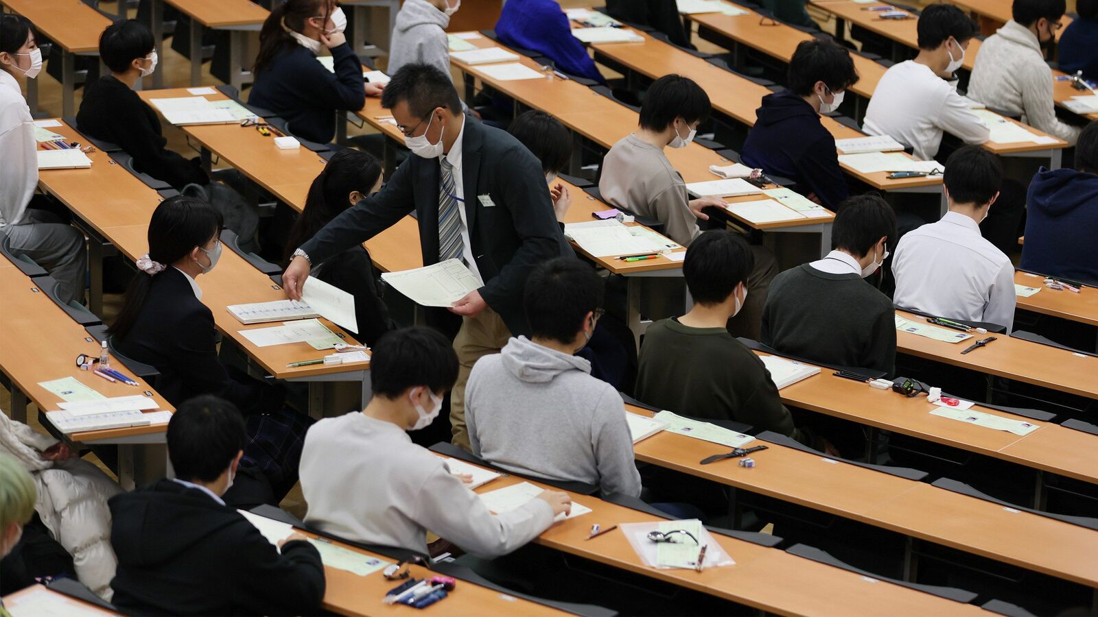 ｢難関大学合格は運なのか努力なのか｣哲学研究者が考える大学共通テストで"親ガチャ問題"出題の意図 ｢運･ツキ派｣と｢努力派｣の分断を超える