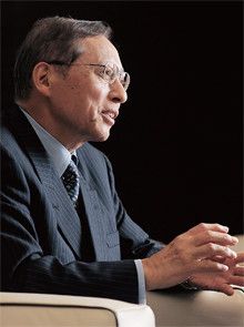 <strong>芦田昭充</strong>●あしだ・あきみつ<br>1943年、島根県生まれ。67年京都大学教育学部卒業、大阪商船三井船舶（現商船三井）入社。93年欧州・大洋州部長、95年定航一部長、96年取締役企画部長、98年常務、2000年専務、03年副社長。04年より現職。07年から経済同友会副代表幹事も務める。