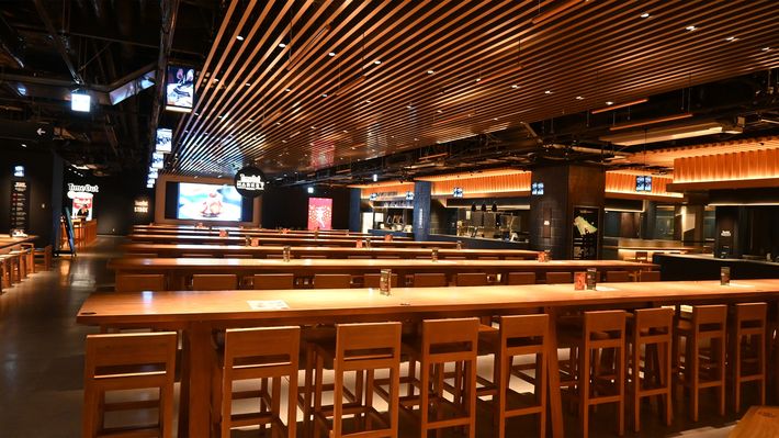 大阪駅直結なのに、日本人も外国人客も来ない…開業1年で「廃墟フードコート」と呼ばれたピカピカ新施設の悲劇