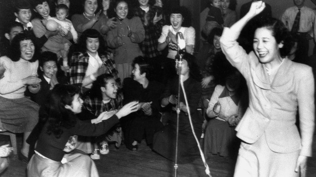 娼婦数百人が最前列を陣取った…体を売って暮らすパンパンたちが笠置シヅ子の公演に殺到したワケ ｢夜の女｣から東大総長までをも魅了した笠置の陰がある本質