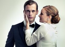 なぜ美女やイケメンは生涯収入が高いのか