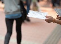 ダメな人ほど"チラシ配り"をムダと見下す