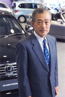 <strong>本田技研工業 福井威夫社長</strong><br>1944年、東京都生まれ。麻布高校、早稲田大学理工学部卒後、本田技研工業入社。87年ホンダレーシング(HRC)社長、88年本田技研工業取締役、96年常務取締役、98年本田技術研究所社長、99年本田技研工業専務取締役を経て、2003年より現職。