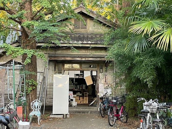 京都大学吉田寮現棟（2021年10月撮影）